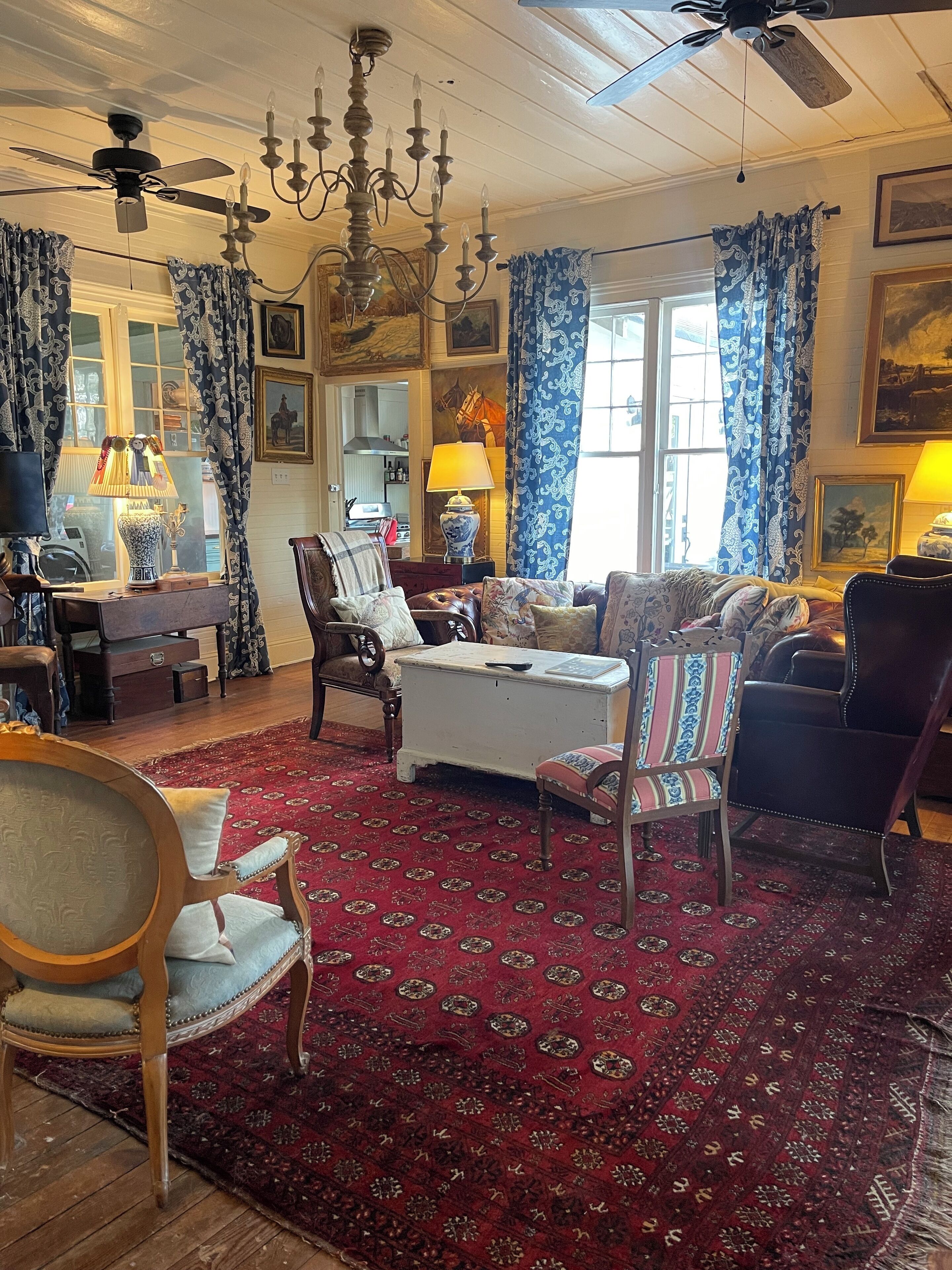 Télévision, cheminée