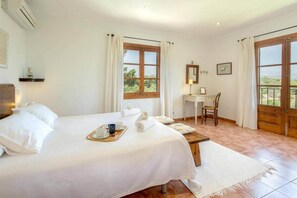 3 chambres, fer et planche à repasser, Wi-Fi gratuit, draps fournis