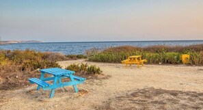 Property grounds - A 3BR home in Qawra opposite beach w/WIFI & AC (St. Paul`s Bay)