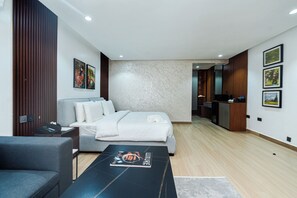 Desk, laptop workspace, free WiFi - Aurum on Missouri (Abuja)