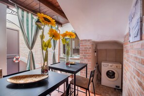 Dining - Vacation Home 'Via Giuseppe Di Vittorio' with Air Conditioning (Porto Cesareo)