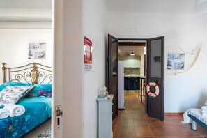 1 sovrum och sängkläder