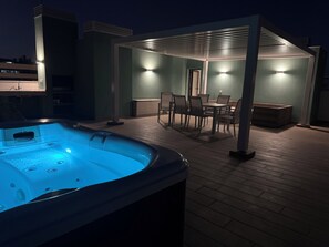 Outdoor dining - Faro - Panoramic Pool - Private Jacuzzi, 115 m² terrace, infinity pool (Faro)