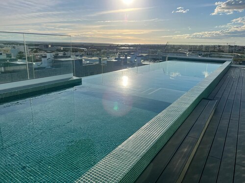 Faro - Panoramic Pool - Private Jacuzzi, 115 m² terrace, infinity pool