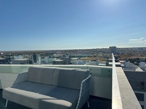 المنطقة المحيطة بالمنشأة