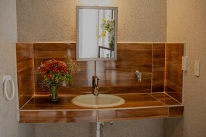 Chambre Double Standard, 2 lits doubles | Salle de bain