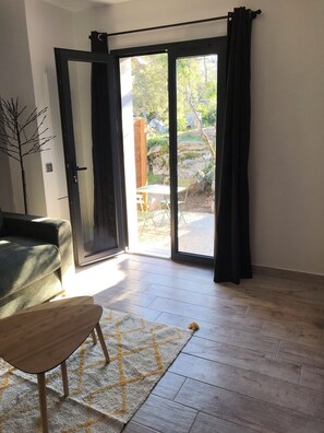 Living area - T2 in a quiet natural setting (Sotta)