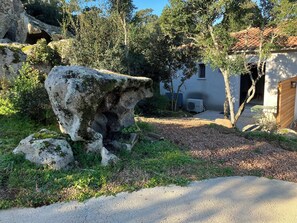 Property grounds - T2 in a quiet natural setting (Sotta)