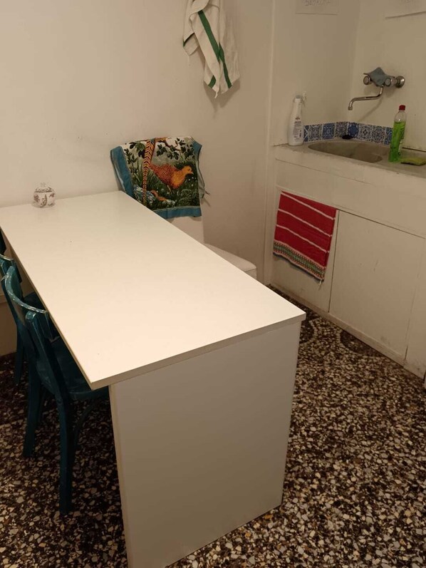 Fridge, stovetop, cookware/dishes/utensils