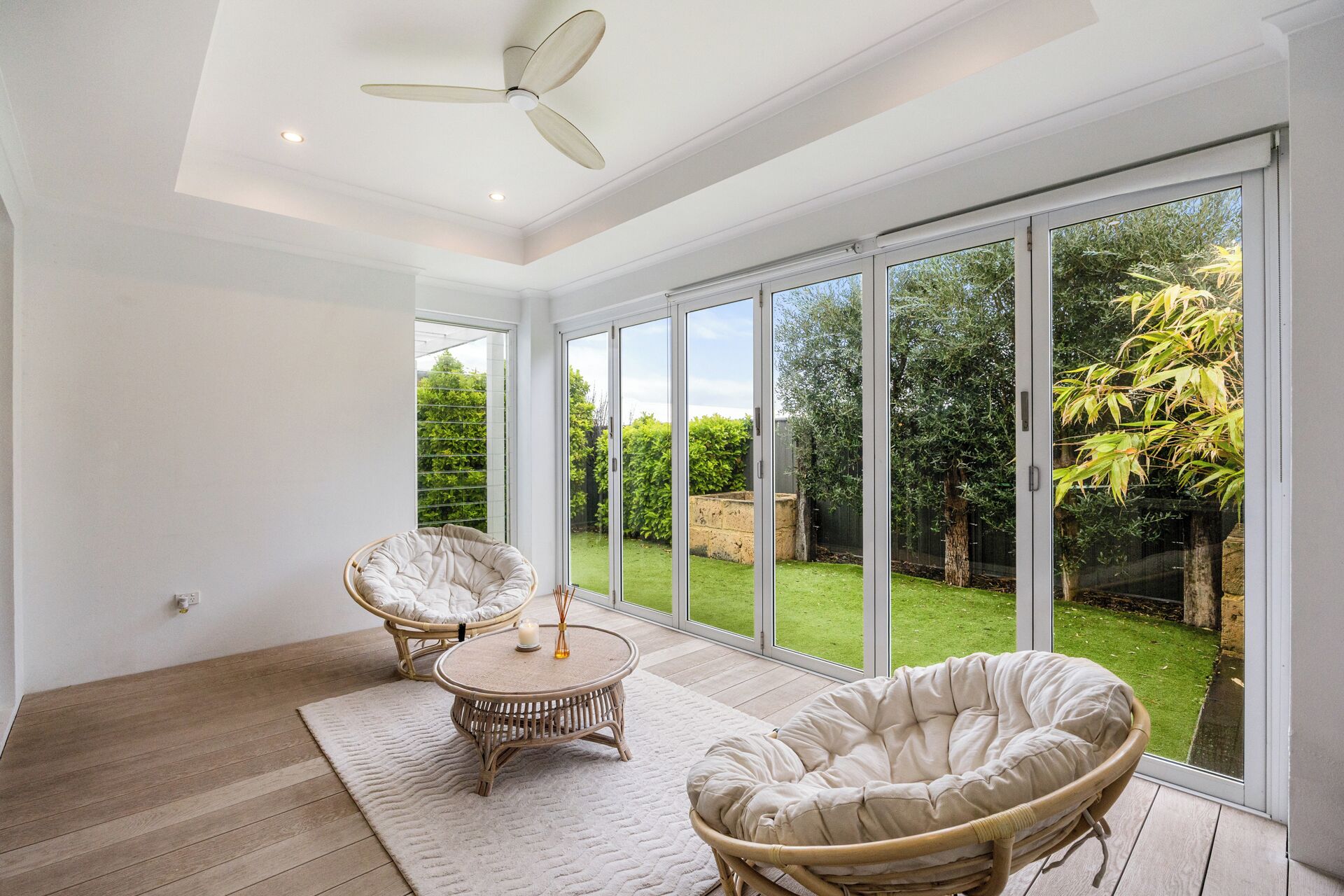 المنشأة من الداخل