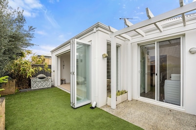 Modern Beach Retreat | Eden Beach Sanctuary