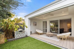 Terrace/patio - Modern Beach Retreat | Eden Beach Sanctuary (Jindalee)