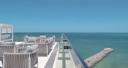 Beachfront 2-BR Apartment with Top Amenities at Yucalpeten Resort, Progreso