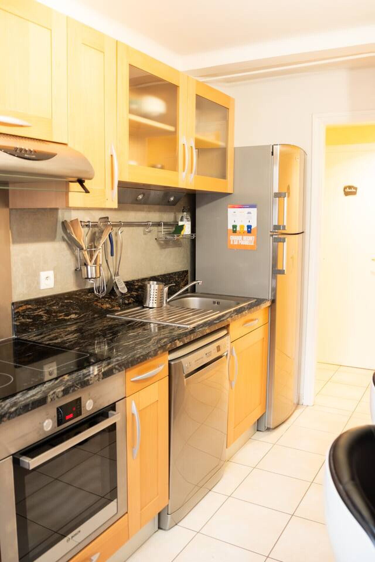 Réfrigérateur, micro-ondes, four, lave-vaisselle