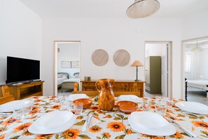 Dining - Villa 'Greta' with Private Terrace, Wi-Fi and Air Conditioning (Porto Cesareo)