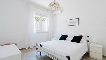 3 habitaciones, tabla de planchar con plancha, wifi y ropa de cama