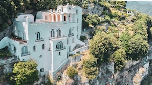 Exterior - RAVELLO RETREAT - Six Bedroom Villa, Sleeps 12 (Ravello)