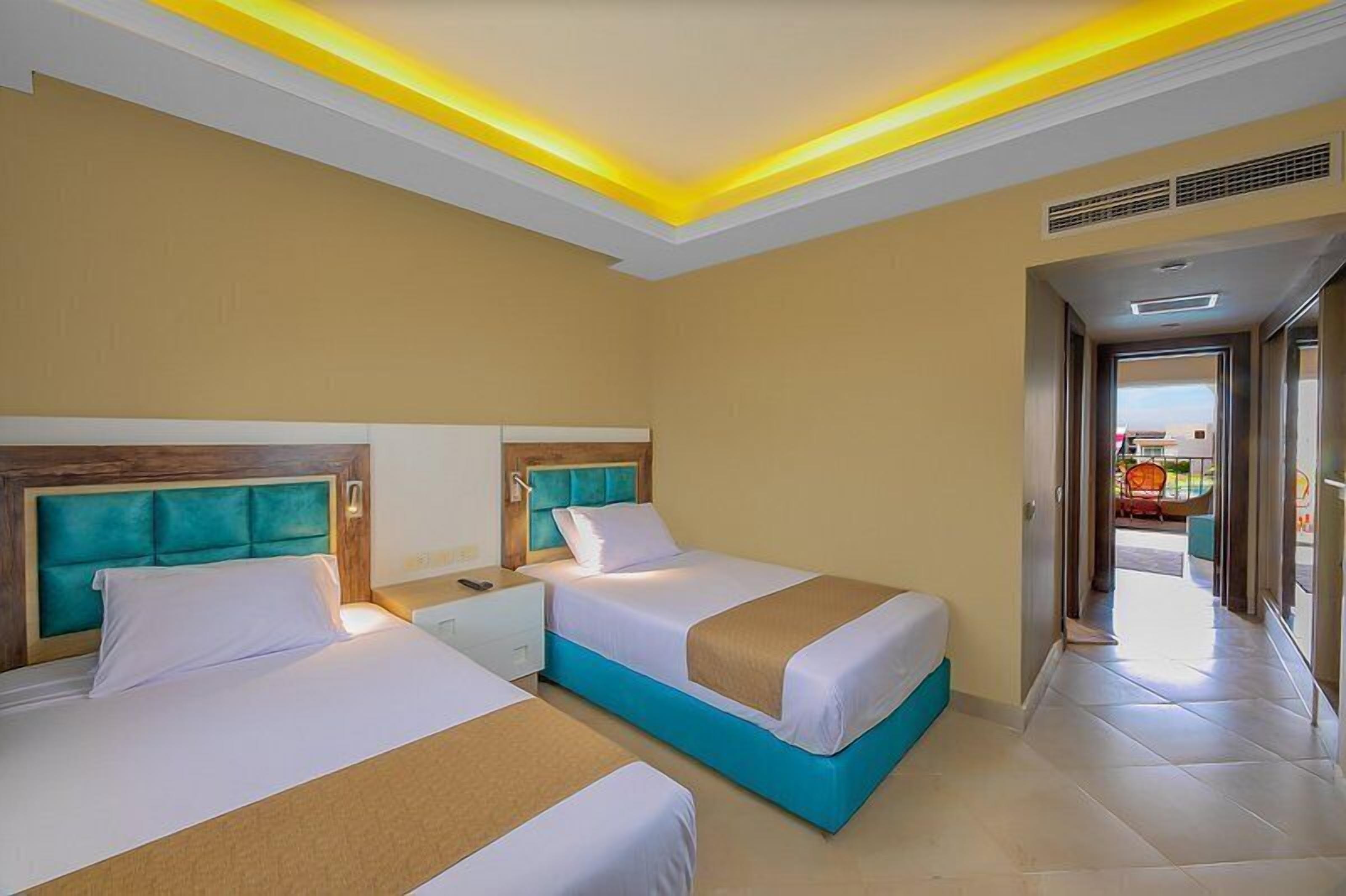 Family Double or Twin Room, Balcony, Sea View