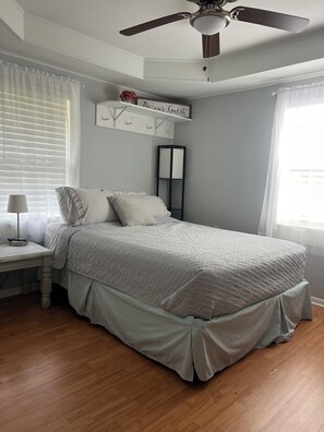 Fer et planche à repasser, Wi-Fi, draps fournis