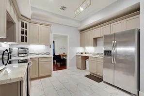 Private kitchen - Treme Art House | 3BR Near French Quarter (New Orleans)