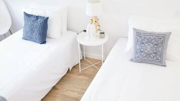 3 bedrooms, iron/ironing board, internet, bed sheets