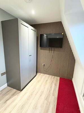 Free WiFi - Fonthill Aparts  (London)