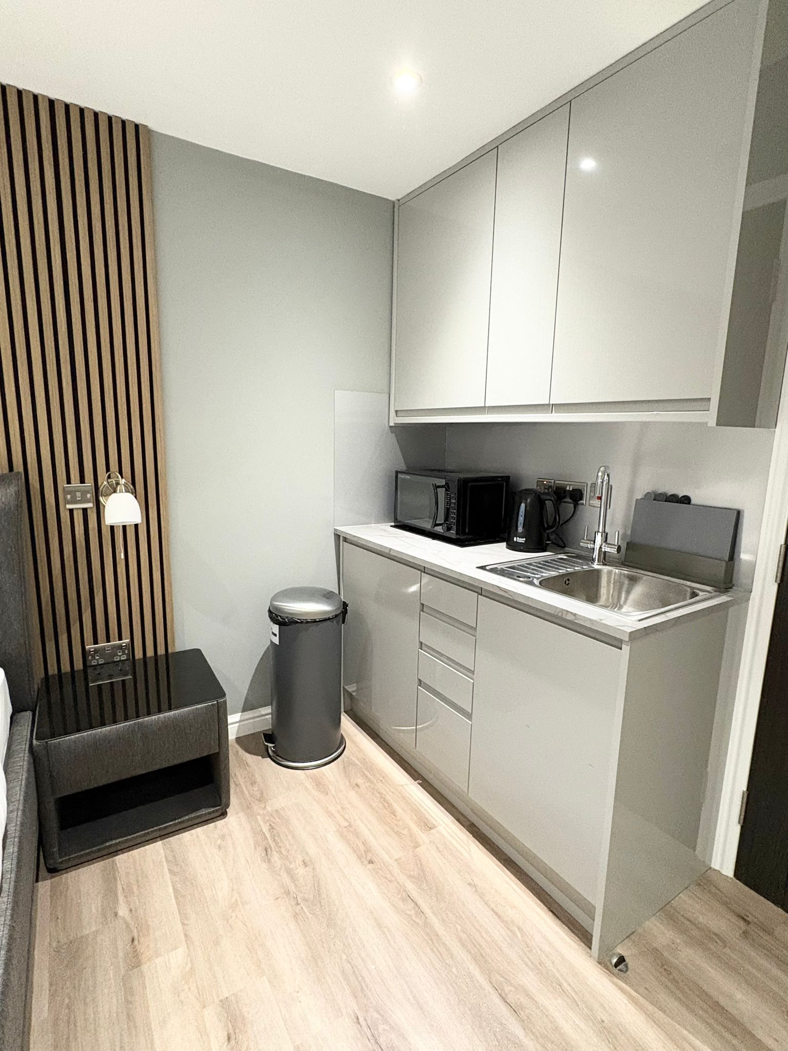 雪櫃、微波爐、爐具、廚房用具/餐具/器皿