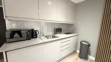 Fridge, microwave, stovetop, electric kettle