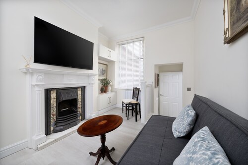 Beautiful Apartment | Lincoln Cathedral | Parking