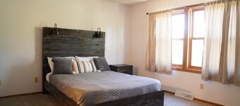 Ultimate Family Getaway at Pine Lakes | Waterpark, Pool & Lakefront Cabins
