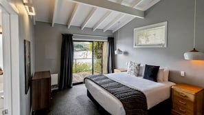 4 bedrooms, iron/ironing board, free WiFi, bed sheets - Perfect on Perkins - Lake views (Queenstown)
