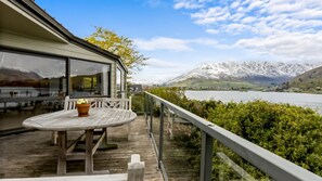 Outdoor dining - Perfect on Perkins - Lake views (Queenstown)