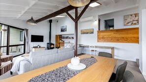 TV - Perfect on Perkins - Lake views (Queenstown)