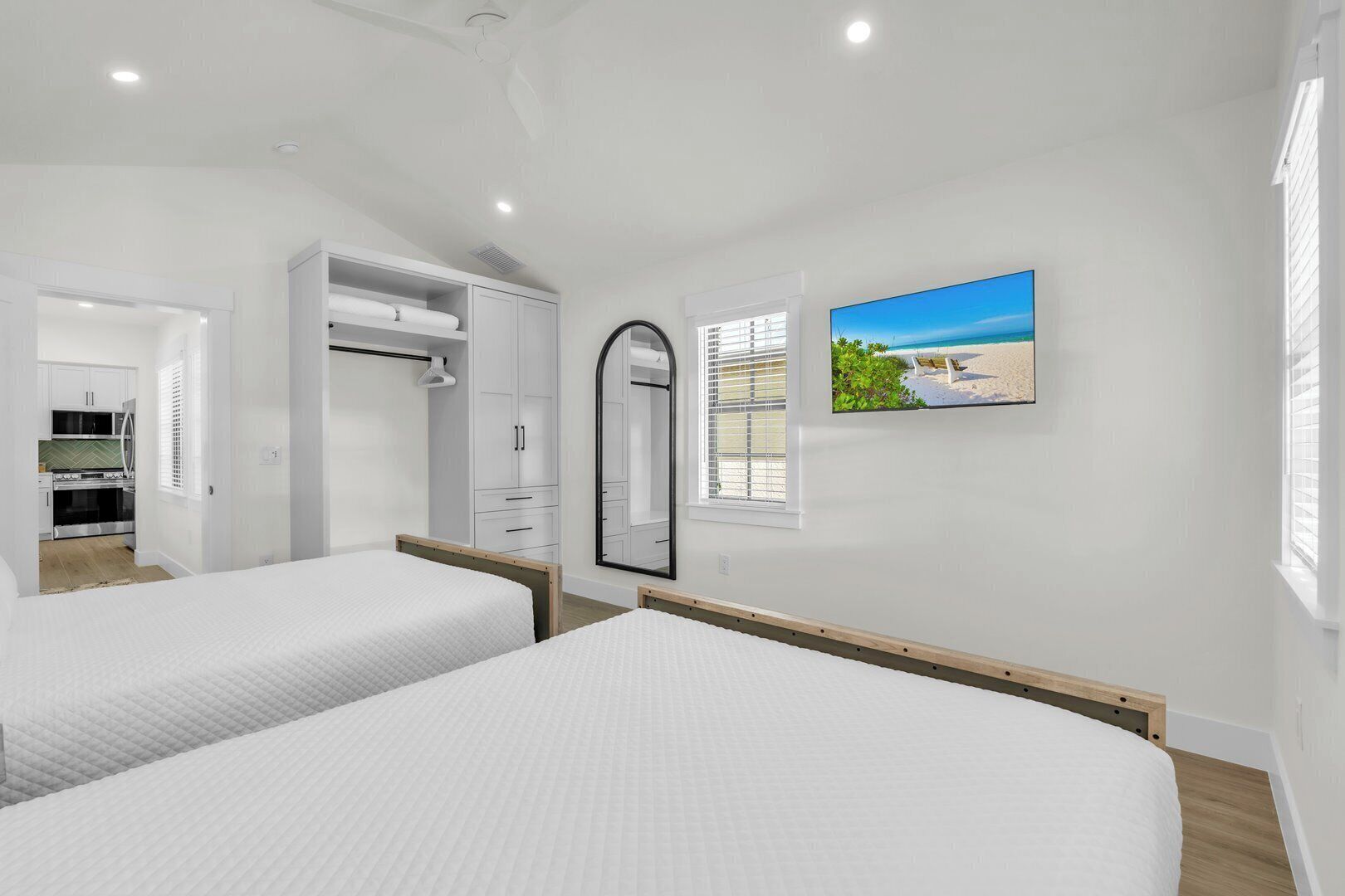 Iron/ironing board, WiFi