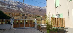 Property grounds - Le Pommier" apartment in farmhouse (Varces-Allières-et-Risset)