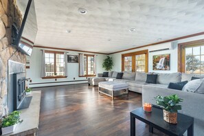 TV, fireplace - 8BR Family Oasis w/ Pool, Hot Tub, Firepit, and Playground! (Cayuga)