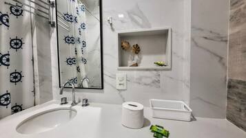 Apartment | Bathroom