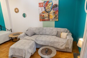 Living area - Pop Art Escape – Zografou by ΜΡS (Athens)