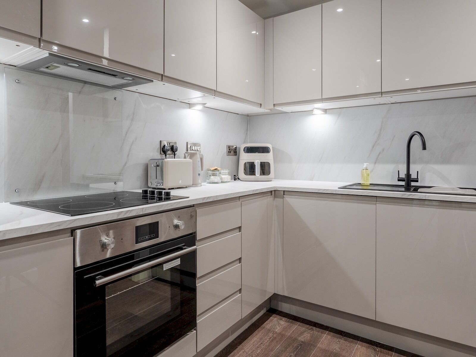 Fridge, oven, dishwasher, toaster