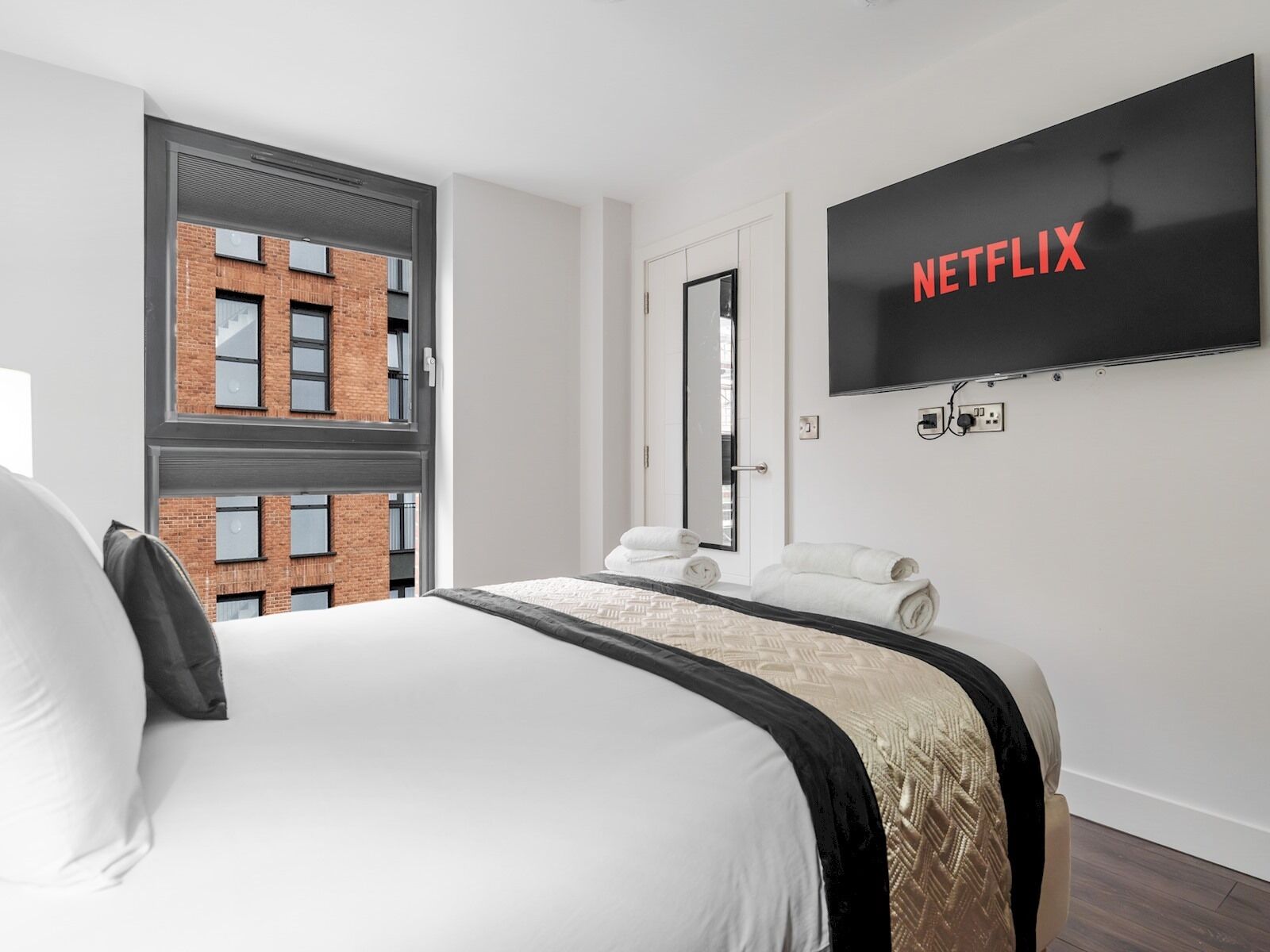 1 slaapkamer, een strijkplank/strijkijzer, gratis wifi, beddengoed