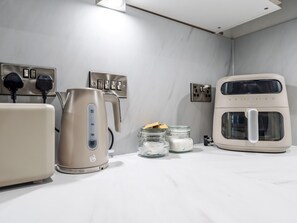 Interior - Pass the Keys | Luxury Flat with River Views. 1 Bed. Sleeps 4 (Liverpool)