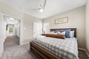 5 bedrooms, desk, iron/ironing board, travel crib