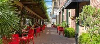 Historic Galveston Homes Near Everything