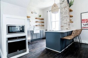 Fridge, microwave, oven, stovetop - Historic Galveston Homes Near Everything (Galveston)