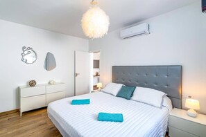 4 chambres, fer et planche à repasser, Wi-Fi gratuit, draps fournis