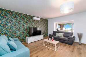 Smart TV, ping pong - Villa Via Mare by Villa Plus (Puerto del Carmen)