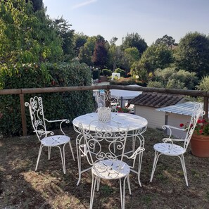 Outdoor dining - THE HOUSE OF BAGGIORO (Capannori)