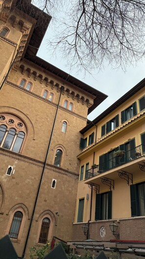 واجهة المنشأة