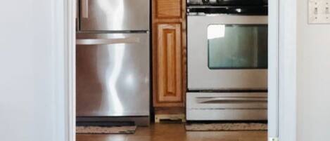 電子レンジ、オーブン、コンロ、食器洗い機