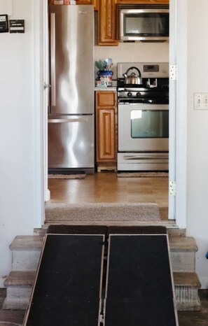 Microonde, forno, piano cottura, lavastoviglie